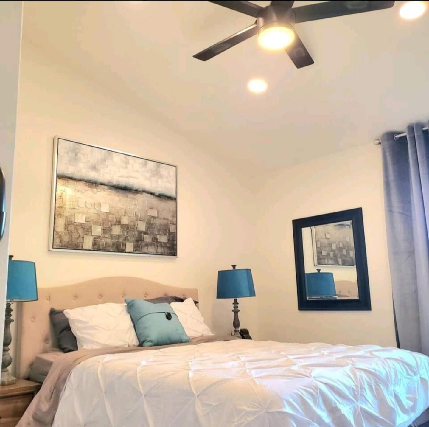 Spacious 4Bed 2Bath, Gated Pool, Wi-Fi, Garage Villa Los Angeles Bagian luar foto