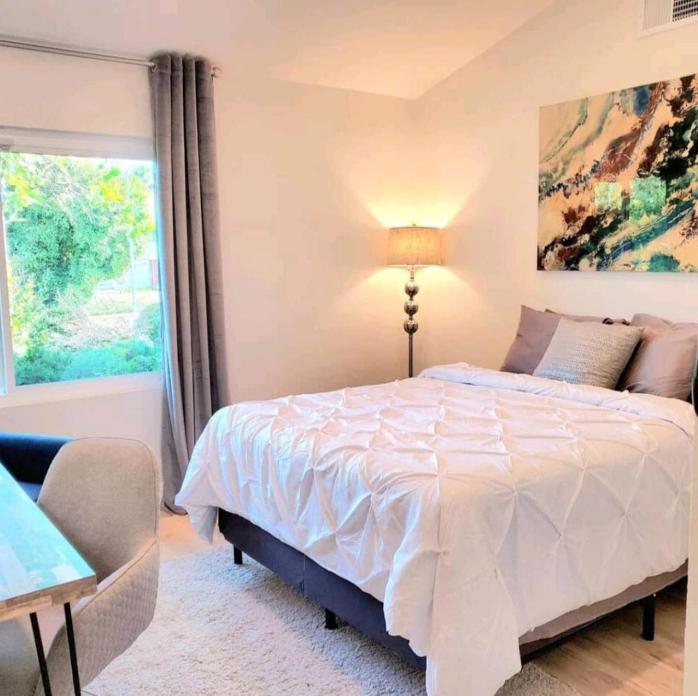 Spacious 4Bed 2Bath, Gated Pool, Wi-Fi, Garage Villa Los Angeles Bagian luar foto