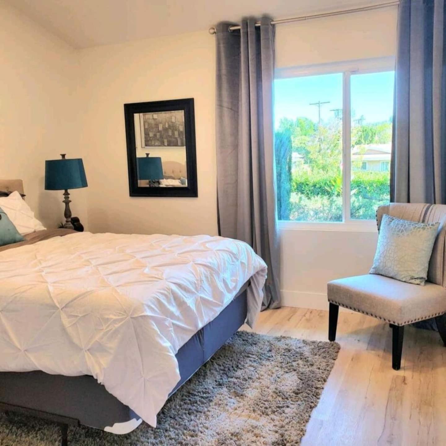 Spacious 4Bed 2Bath, Gated Pool, Wi-Fi, Garage Villa Los Angeles Bagian luar foto