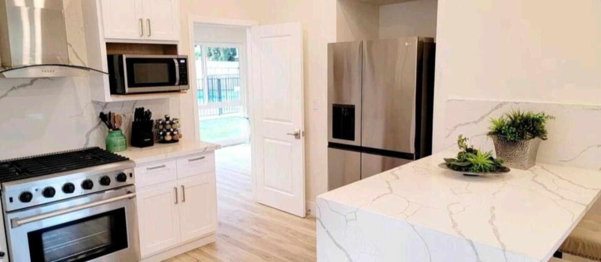 Spacious 4Bed 2Bath, Gated Pool, Wi-Fi, Garage Villa Los Angeles Bagian luar foto