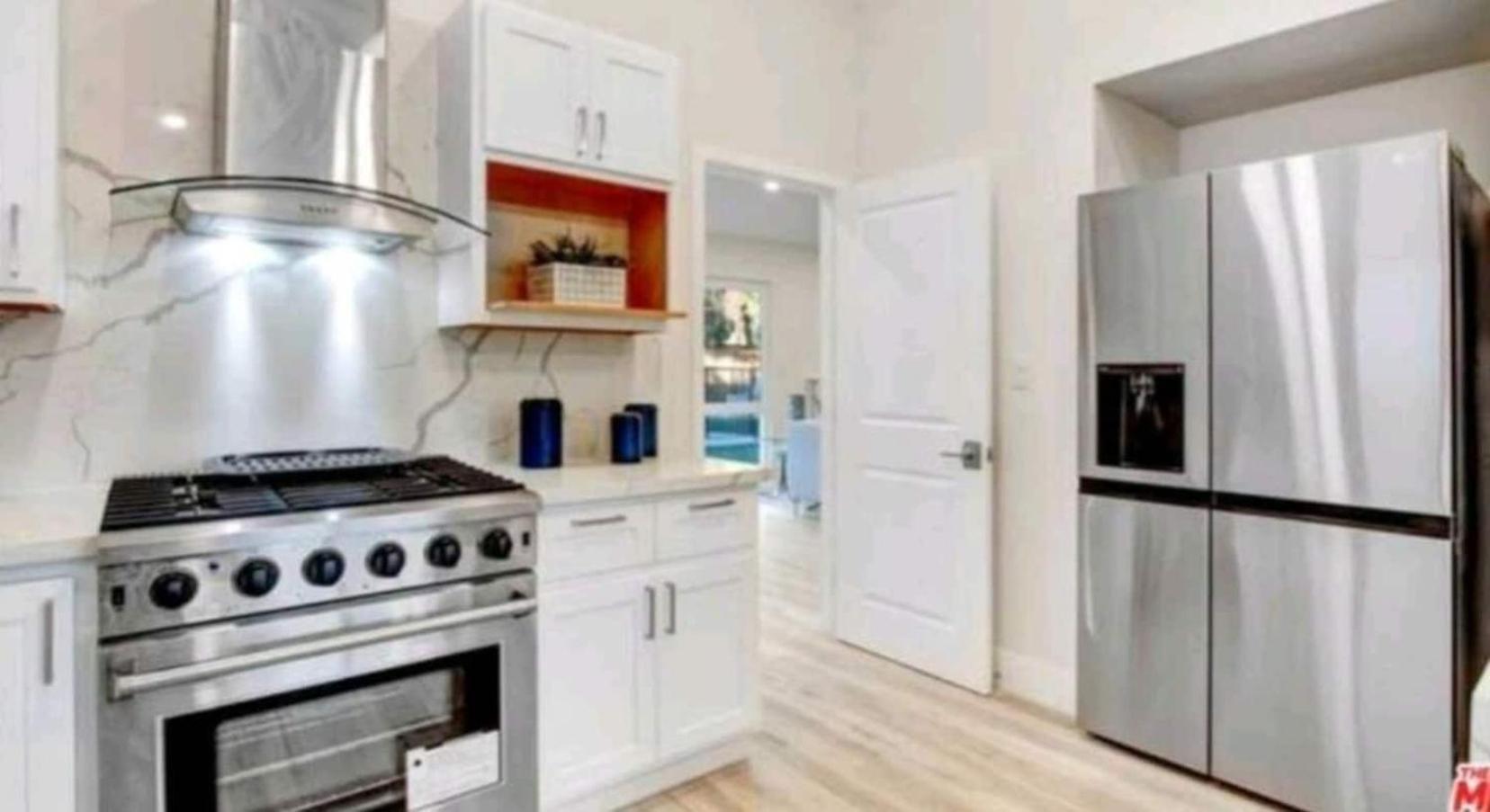 Spacious 4Bed 2Bath, Gated Pool, Wi-Fi, Garage Villa Los Angeles Bagian luar foto