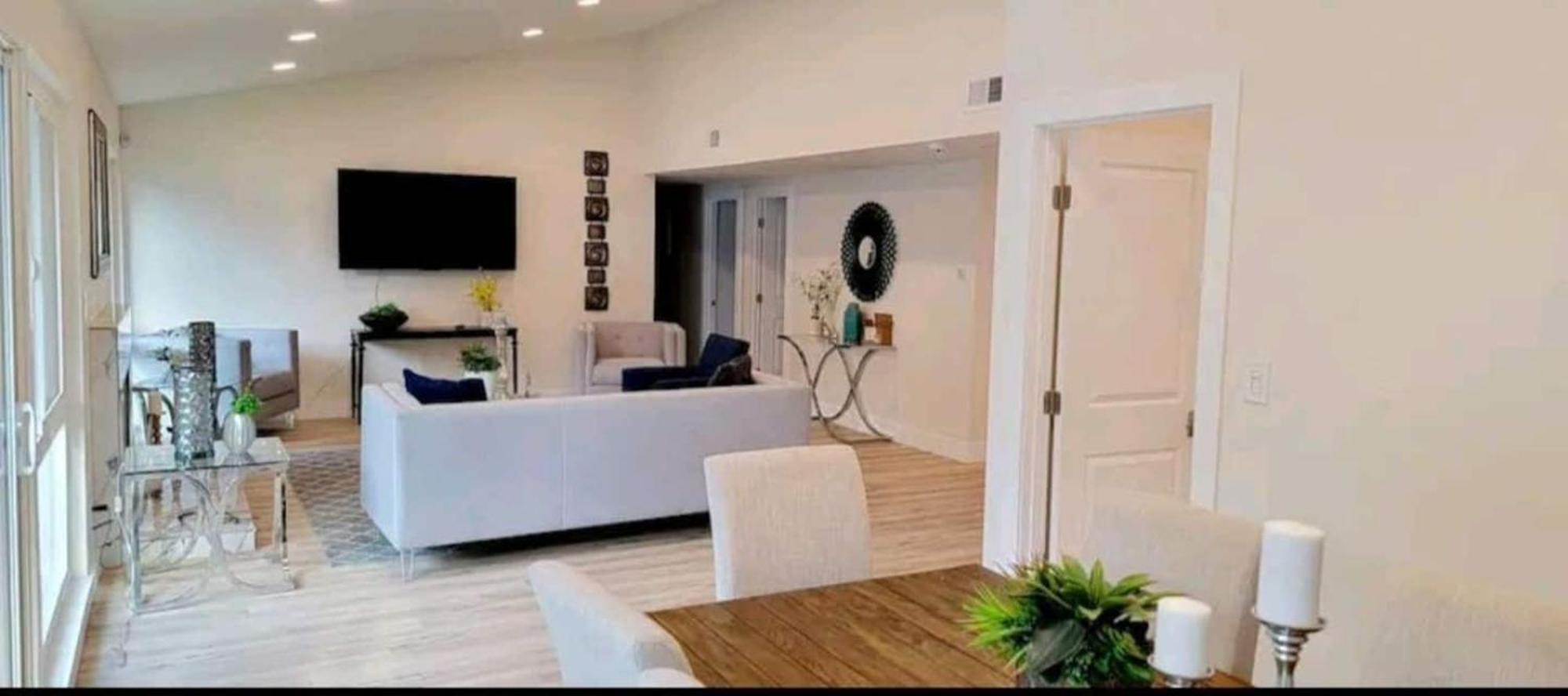 Spacious 4Bed 2Bath, Gated Pool, Wi-Fi, Garage Villa Los Angeles Bagian luar foto